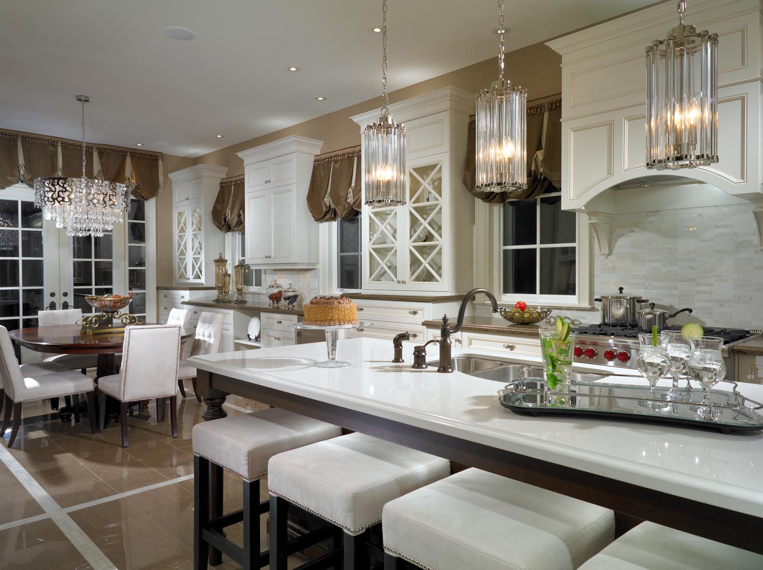 Projects : Vaughan Kitchen Design | Villa Kitchens